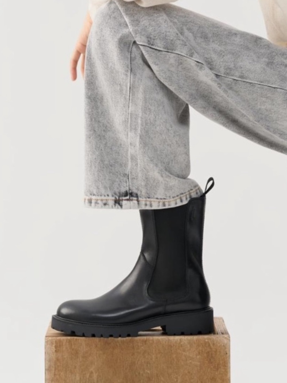 Vagabond Kenova Mid Chelsea boot size 39EU NEW